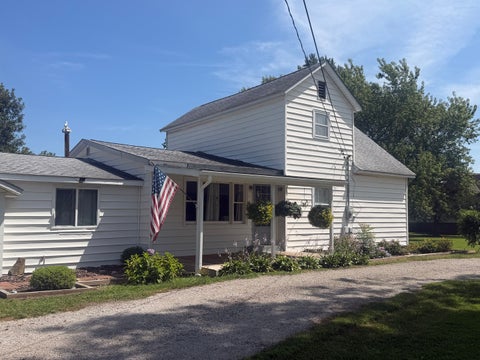Tiny photo for 124 S Maple Street, Tamaroa, IL 62888 (MLS # 12741466)