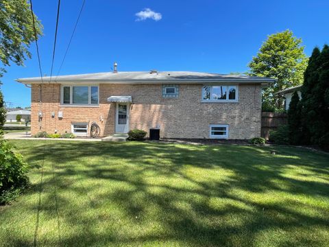 Tiny photo for 10228 S 80th Court, Palos Hills, IL 60465 (MLS # 12647035)