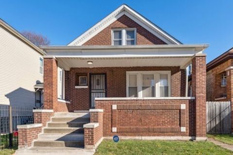 Photo of 8423 S Colfax Avenue, Chicago, IL 60617 (MLS # 12570170)