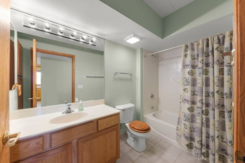 Tiny photo for 1327 E Washington Street #501, Des Plaines, IL 60016 (MLS # 12787960)