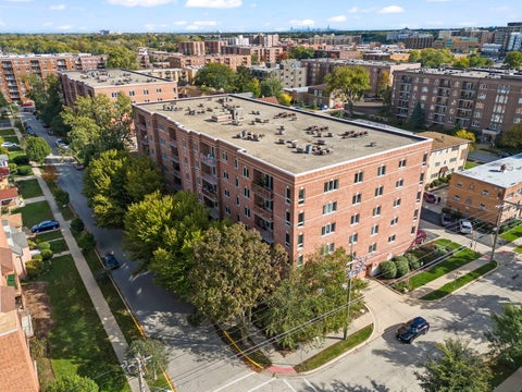 Tiny photo for 1327 E Washington Street #501, Des Plaines, IL 60016 (MLS # 12787960)