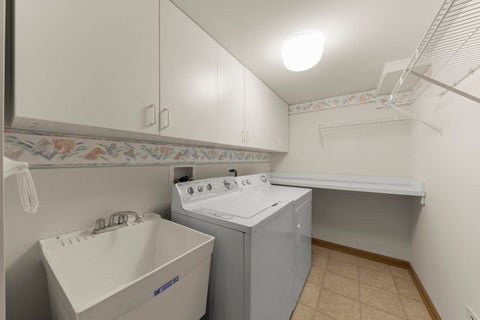 Tiny photo for 1327 E Washington Street #501, Des Plaines, IL 60016 (MLS # 12787960)