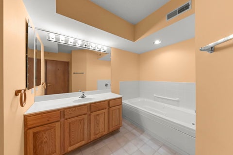 Tiny photo for 1327 E Washington Street #501, Des Plaines, IL 60016 (MLS # 12787960)