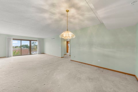 Tiny photo for 1327 E Washington Street #501, Des Plaines, IL 60016 (MLS # 12787960)