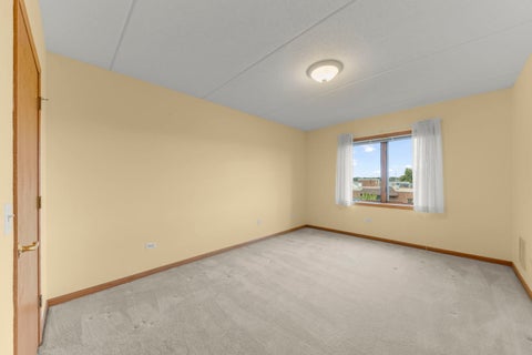Tiny photo for 1327 E Washington Street #501, Des Plaines, IL 60016 (MLS # 12787960)