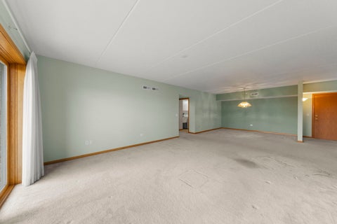 Tiny photo for 1327 E Washington Street #501, Des Plaines, IL 60016 (MLS # 12787960)