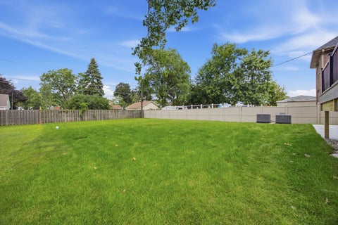 Tiny photo for 1738 Farwell Avenue, Des Plaines, IL 60018 (MLS # 12725818)