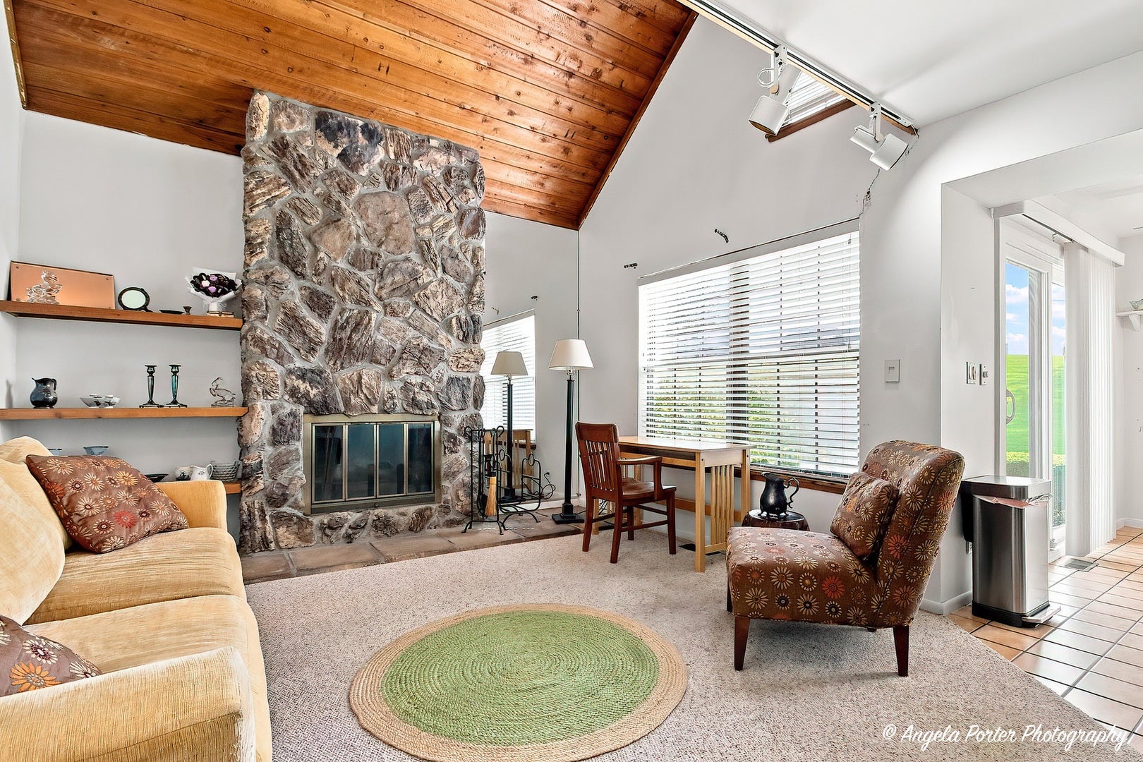 742 Glen Way 742