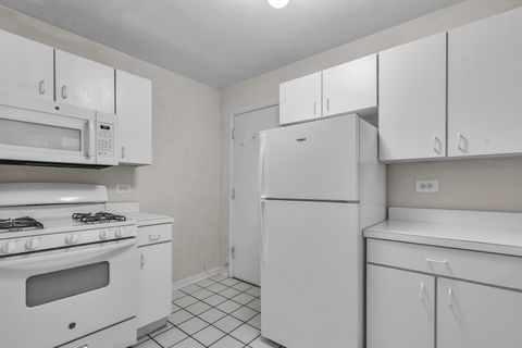 Tiny photo for 530 Michigan Avenue #3E, Evanston, IL 60202 (MLS # 12489639)