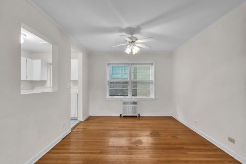 Tiny photo for 530 Michigan Avenue #3E, Evanston, IL 60202 (MLS # 12489639)