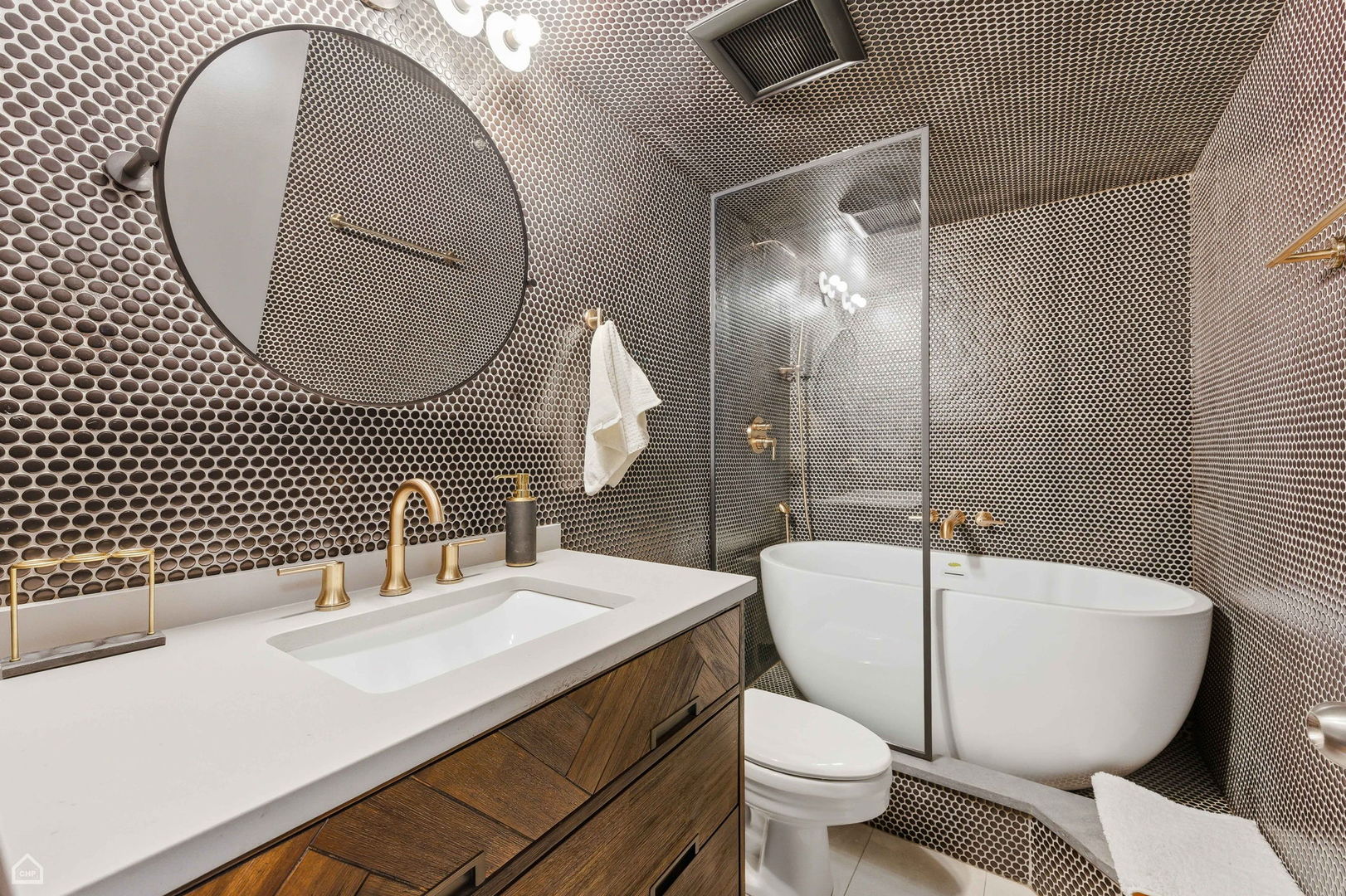 500 S Clinton Street 546