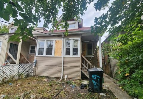 Tiny photo for 6716 S Bell Avenue, Chicago, IL 60636 (MLS # 12525894)