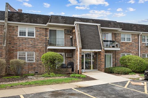Property photo of 2343 Ogden Avenue 4, Downers Grove, IL 60515