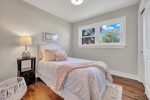 Tiny photo for 3401 N Ellen Drive, Arlington Heights, IL 60004 (MLS # 12498622)