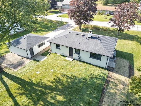 Tiny photo for 3401 N Ellen Drive, Arlington Heights, IL 60004 (MLS # 12498622)