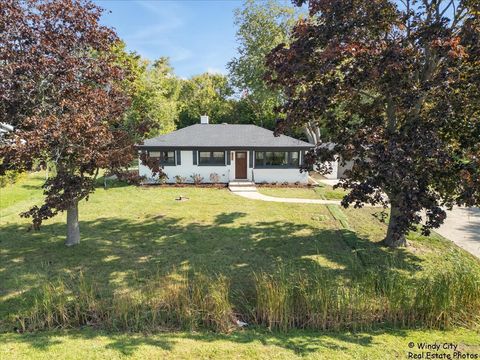 Tiny photo for 3401 N Ellen Drive, Arlington Heights, IL 60004 (MLS # 12498622)