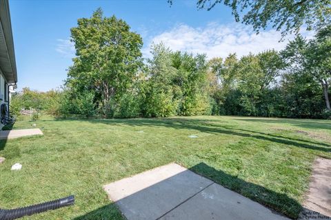 Tiny photo for 3401 N Ellen Drive, Arlington Heights, IL 60004 (MLS # 12498622)