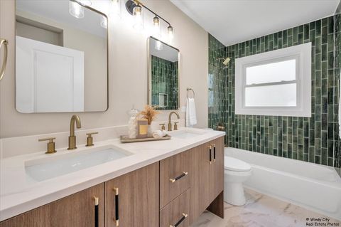 Tiny photo for 3401 N Ellen Drive, Arlington Heights, IL 60004 (MLS # 12498622)