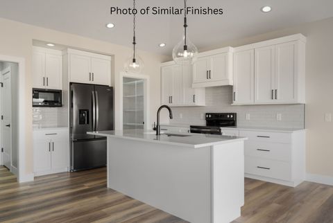 Tiny photo for 11 Viola Drive, Le Claire, IA 52753 (MLS # 100000583)