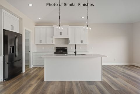 Tiny photo for 11 Viola Drive, Le Claire, IA 52753 (MLS # 100000583)