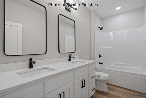 Tiny photo for 11 Viola Drive, Le Claire, IA 52753 (MLS # 100000583)