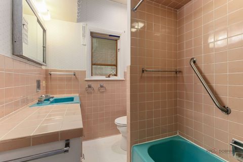 Tiny photo for 117 E Washington Avenue, Lake Bluff, IL 60044 (MLS # 12498564)