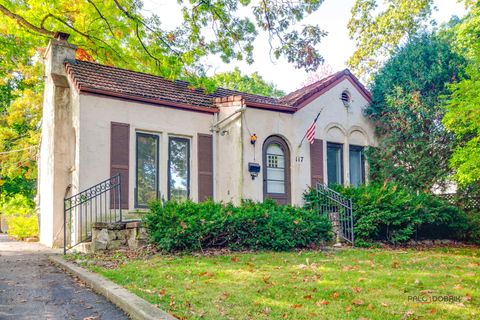 Tiny photo for 117 E Washington Avenue, Lake Bluff, IL 60044 (MLS # 12498564)