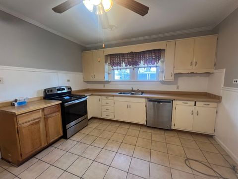 Tiny photo for 1109 W Adams Street, Herrin, IL 62948 (MLS # 12573534)