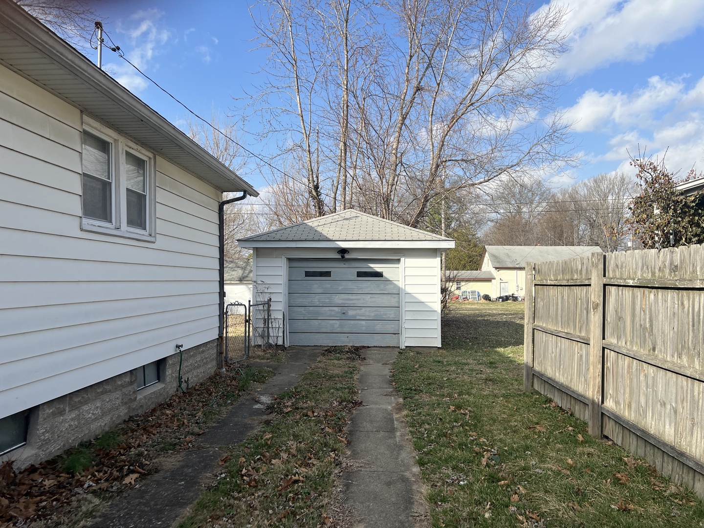 1109 W Adams Street