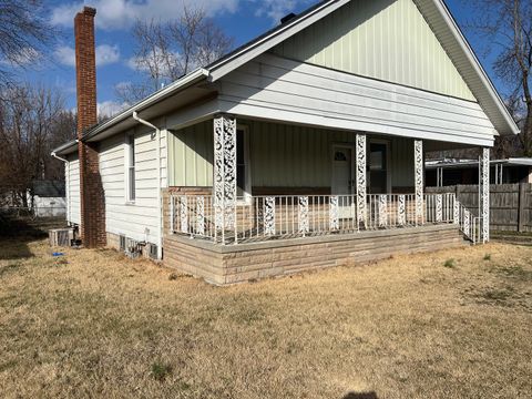 Tiny photo for 1109 W Adams Street, Herrin, IL 62948 (MLS # 12573534)