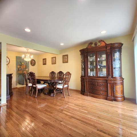 Tiny photo for 402 Honey Locust Drive, Wheeling, IL 60090 (MLS # 12688939)