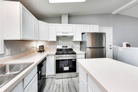 Tiny photo for 910 Shetland Court, Grayslake, IL 60030 (MLS # 12589197)