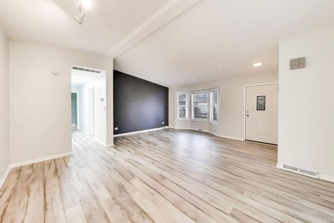 Tiny photo for 910 Shetland Court, Grayslake, IL 60030 (MLS # 12589197)