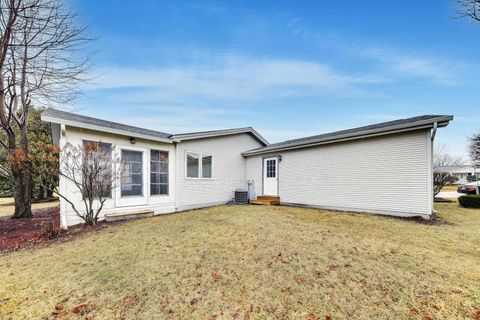 Tiny photo for 910 Shetland Court, Grayslake, IL 60030 (MLS # 12589197)