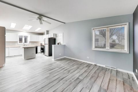 Tiny photo for 910 Shetland Court, Grayslake, IL 60030 (MLS # 12589197)