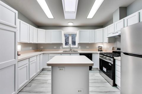 Tiny photo for 910 Shetland Court, Grayslake, IL 60030 (MLS # 12589197)