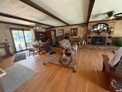 Tiny photo for 50 Jon Street, Metropolis, IL 62960 (MLS # EB460167)