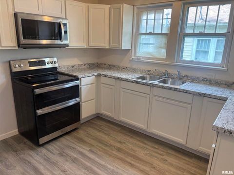 Tiny photo for 709 S VIRGINIA Street, Marion, IL 62959 (MLS # EB458227)