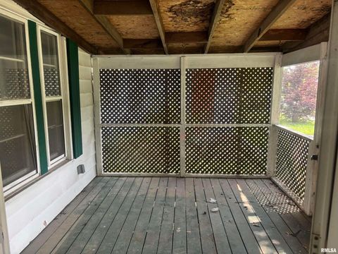 Tiny photo for 709 S VIRGINIA Street, Marion, IL 62959 (MLS # EB458227)