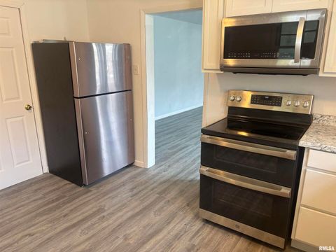 Tiny photo for 709 S VIRGINIA Street, Marion, IL 62959 (MLS # EB458227)