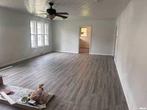 Tiny photo for 709 S VIRGINIA Street, Marion, IL 62959 (MLS # EB458227)