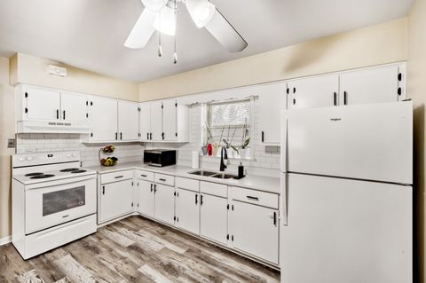 Tiny photo for 837 Lathrop Avenue #2E, Forest Park, IL 60130 (MLS # 12545249)