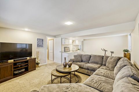 Tiny photo for 4175 Victoria Drive, Hoffman Estates, IL 60192 (MLS # 12578333)