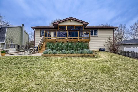 Tiny photo for 4175 Victoria Drive, Hoffman Estates, IL 60192 (MLS # 12578333)