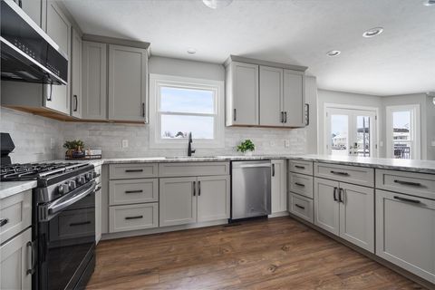 Tiny photo for 10 Prenzler Drive, Bloomington, IL 61704 (MLS # 12525308)