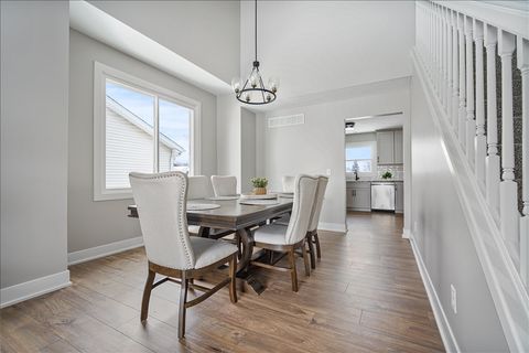 Tiny photo for 10 Prenzler Drive, Bloomington, IL 61704 (MLS # 12525308)