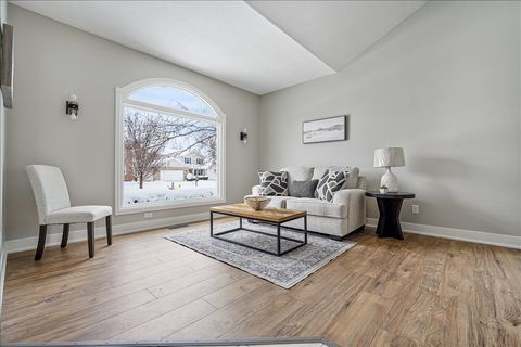 Tiny photo for 10 Prenzler Drive, Bloomington, IL 61704 (MLS # 12525308)