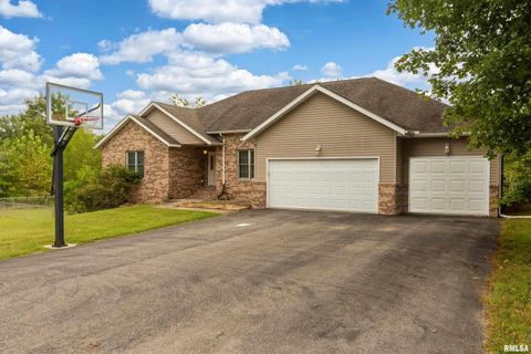 Tiny photo for 186 Bonnie Brae Road, Carbondale, IL 62901 (MLS # EB459672)