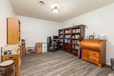 Tiny photo for 186 Bonnie Brae Road, Carbondale, IL 62901 (MLS # EB459672)