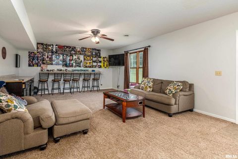 Tiny photo for 186 Bonnie Brae Road, Carbondale, IL 62901 (MLS # EB459672)